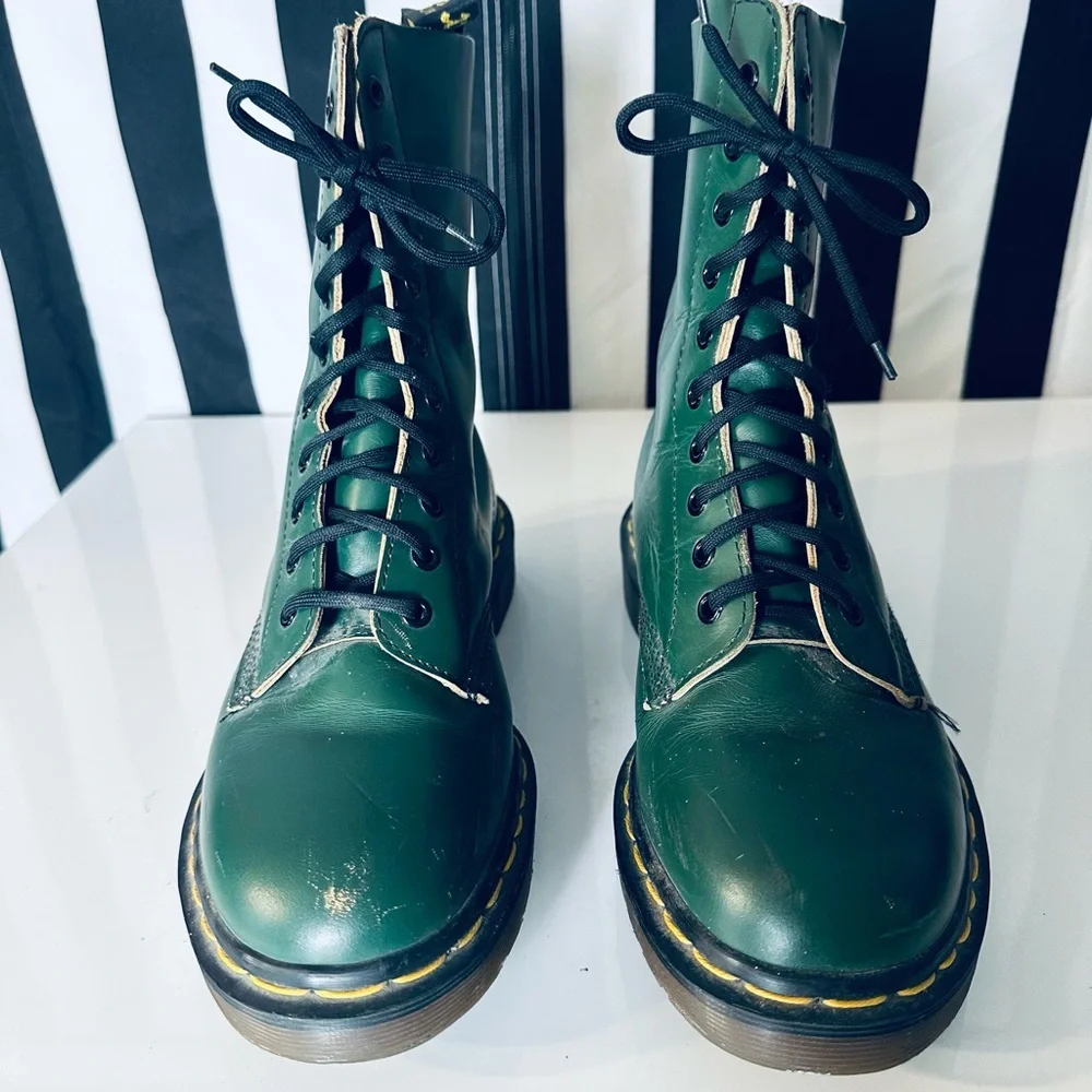 Dr Martens RARE Vintage green 10-eye 1490 Boots - England - Bouncing Soles